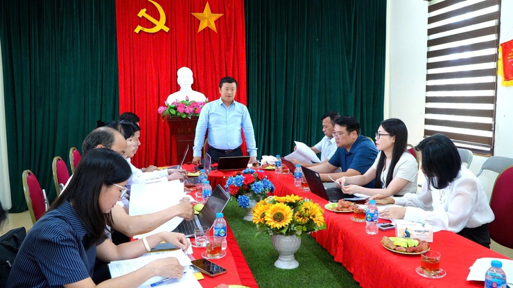 Thường trực Đảng ủy xã làm việc với Trung tâm Dịch vụ tổng hợp: Rà soát nhiệm vụ trọng tâm năm 2026, tháo gỡ khó khăn, nâng cao hiệu quả hoạt động- Ảnh 8.