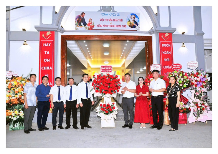 Phường Thanh Liệt thăm, chúc mừng Lễ Quan Thầy Thánh Giuse Thợ tại Giáo họ Triều Khúc- Ảnh 1.