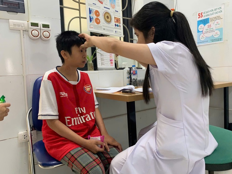 XÃ NỘI BÀI KHÁM SỨC KHỎE VÀ TẶNG QUÀ CHO TRẺ EM KHUYẾT TẬT- Ảnh 3.