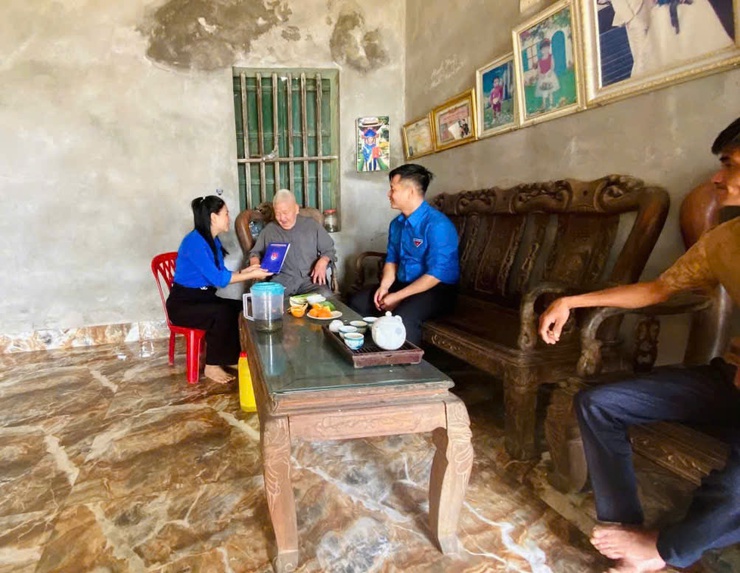 Tuổi trẻ Phú Nghĩa thăm hỏi, tri ân Cựu chiến binh nhân dịp 30/4- Ảnh 6.