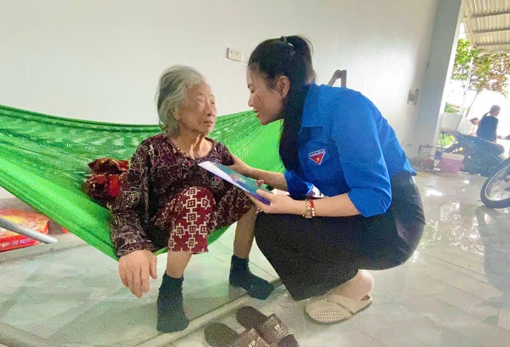 Tuổi trẻ Phú Nghĩa thăm hỏi, tri ân Cựu chiến binh nhân dịp 30/4- Ảnh 5.