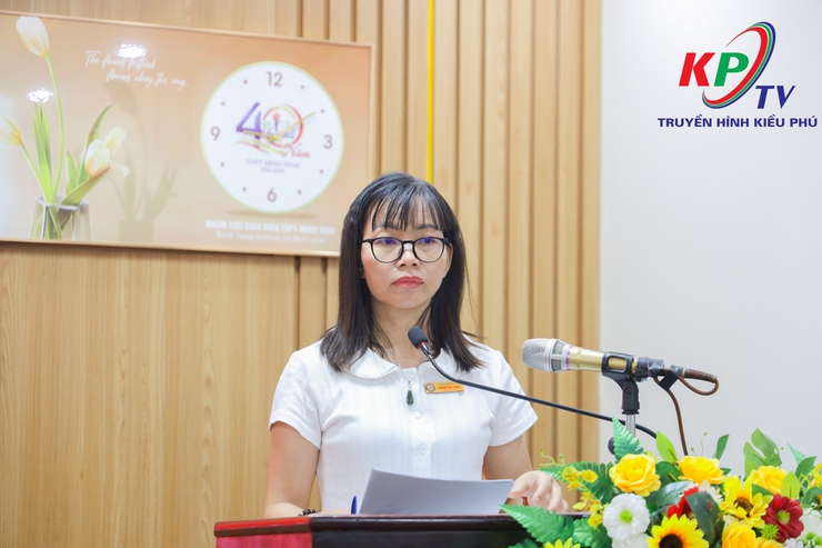 Đồng chí Phùng Huy Diễn- Phó Bí thư Đảng uỷ, chủ tịch UBND xã Kiều Phú dự sinh hoạt chi bộ Trường THPT Minh Khai- Ảnh 3.