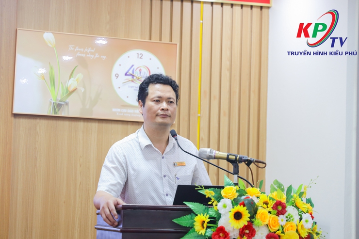 Đồng chí Phùng Huy Diễn- Phó Bí thư Đảng uỷ, chủ tịch UBND xã Kiều Phú dự sinh hoạt chi bộ Trường THPT Minh Khai- Ảnh 4.