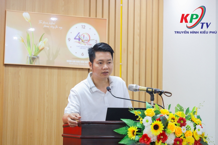 Đồng chí Phùng Huy Diễn- Phó Bí thư Đảng uỷ, chủ tịch UBND xã Kiều Phú dự sinh hoạt chi bộ Trường THPT Minh Khai- Ảnh 5.