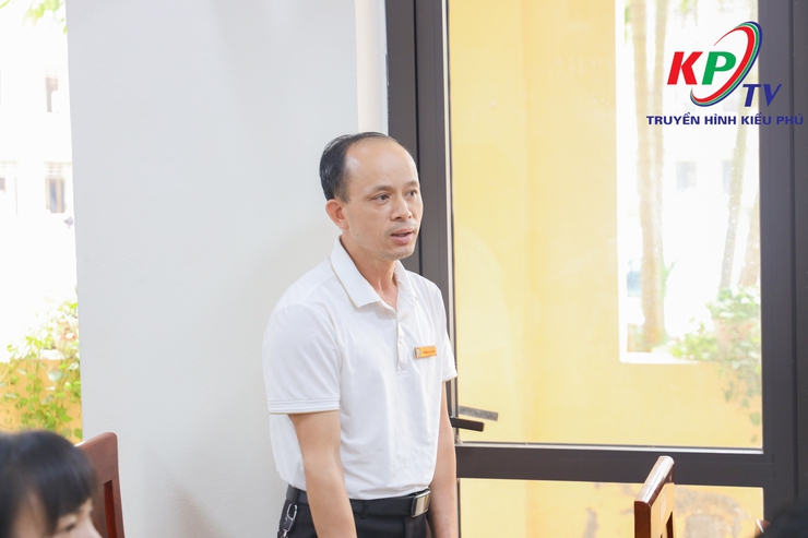 Đồng chí Phùng Huy Diễn- Phó Bí thư Đảng uỷ, chủ tịch UBND xã Kiều Phú dự sinh hoạt chi bộ Trường THPT Minh Khai- Ảnh 9.