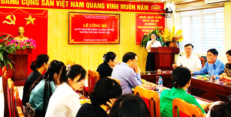 Hội nghị công bố Quyết định bổ nhiệm lại Hiệu trưởng Trường Tiểu học Hoàng Liệt- Ảnh 1.