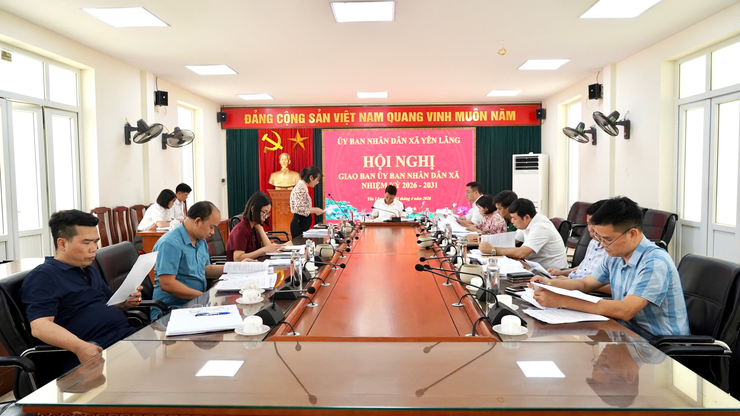 UBND XÃ YÊN LÃNG TỔ CHỨC HỘI NGHỊ GIAO BAN TRIỂN KHAI NHIỆM VỤ TRỌNG TÂM NHIỆM KỲ 2026-2031 - Ảnh 1.
