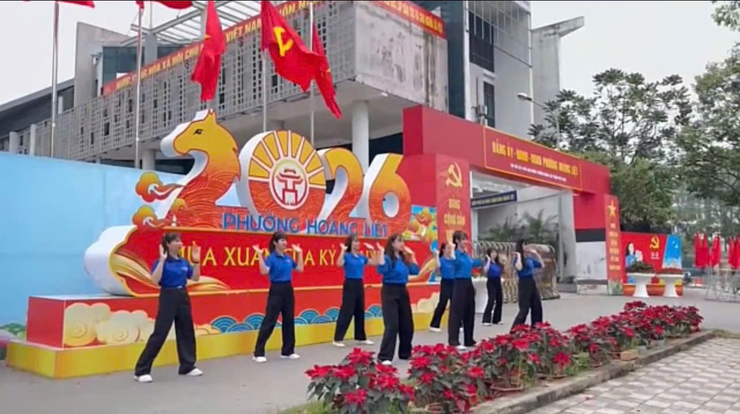 Chi đoàn Trường Mầm non Hoàng Liệt ra mắt công trình thanh niên chuyển đổi số với sản phẩm “Bản tin AI” tuyên truyền ngày bầu cử.- Ảnh 2.