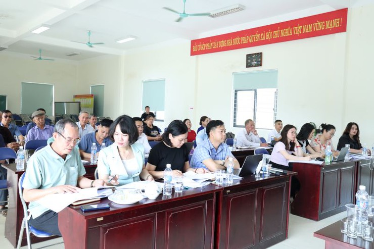 UBND xã Xuân Mai tổ chức hội nghị tuyên truyền, vận động các hộ gia đình, cá nhân có đất thu hồi bàn giao mặt bằng thi công thực hiện dự án đầu tư cải tạo, nâng cấp Quốc lộ 6 đoạn  qua thôn Tiên Trượng, thôn Tiến Ân- Ảnh 2.