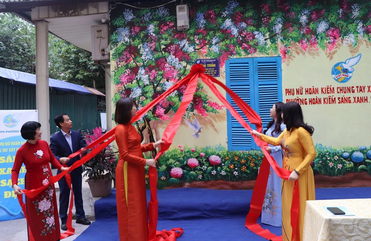 Khánh thành công trình “Tranh tường bích họa” tại Nhà sinh hoạt cộng đồng Tổ dân phố Hàng Mã 6, ngõ 12B Lý Nam Đế- Ảnh 1.