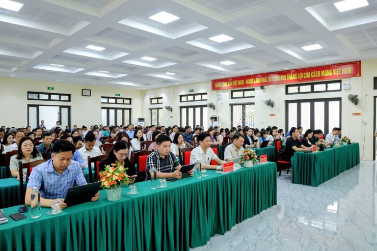 Hơn 300 cán bộ xã Xuân Mai tham gia tập huấn nền tảng HanoiWork- Ảnh 2.