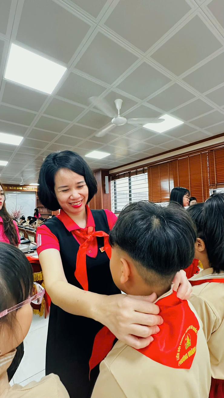 Trường Tiểu học Bùi Quốc Khái tổ chức Lễ Kết nạp Đội viên mới Chào mừng Ngày thành lập Đoàn TNCS Hồ Chí Minh 26/3 - Ảnh 6.