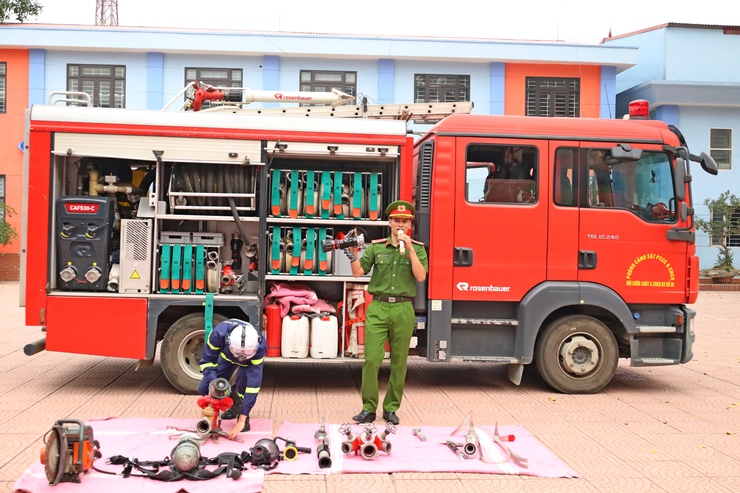 Trường THCS Trung Sơn Trầm tuyên truyền và diễn tập phòng cháy, chữa cháy, cứu  cứu hộ năm 2026- Ảnh 5.