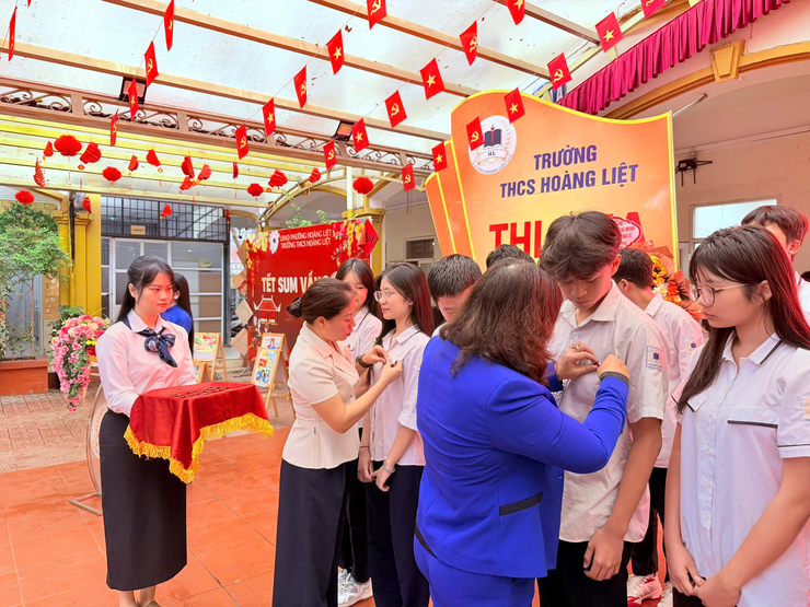 Trường THCS Hoàng Liệt sôi nổi tổ chức ngày hội Thiếu nhi vui khỏe - Tiến bước lên Đoàn năm học 2025-2026 - Ảnh 6.