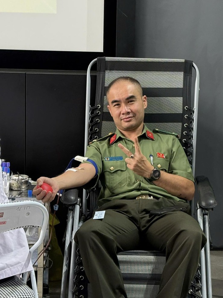 CÓ MỘT CỬA NAM "KHỎE" ĐỂ BẢO VỆ, "TÂM" ĐỂ PHỤNG SỰ! - Ảnh 4.