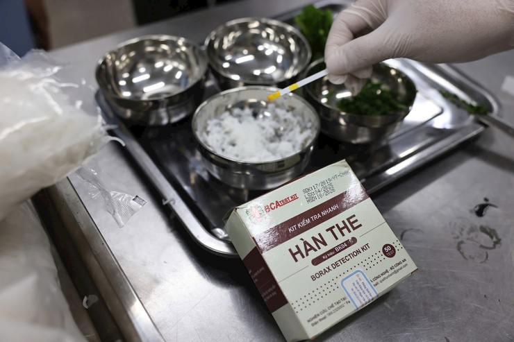 PHƯỜNG CỬA NAM KHÔNG ĐỂ THỰC PHẨM “BẨN” XÂM NHẬP TRƯỜNG HỌC- Ảnh 2.