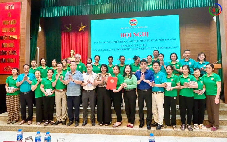 HỘI NÔNG DÂN XÃ QUỐC OAI TỔ CHỨC HỘI NGHỊ TUYÊN TRUYỀN PHÁP LUẬT VỀ MÔI TRƯỜNG, RA MẮT CÁC CÂU LẠC BỘ NÔNG DÂN BẢO VỆ MÔI TRƯỜNG- Ảnh 3.