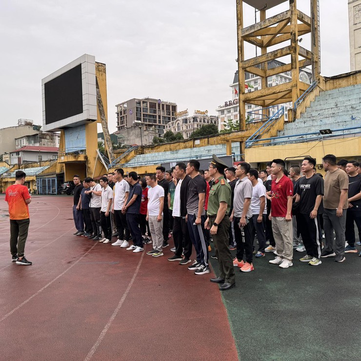 CÓ MỘT CỬA NAM "KHỎE" ĐỂ BẢO VỆ, "TÂM" ĐỂ PHỤNG SỰ! - Ảnh 3.