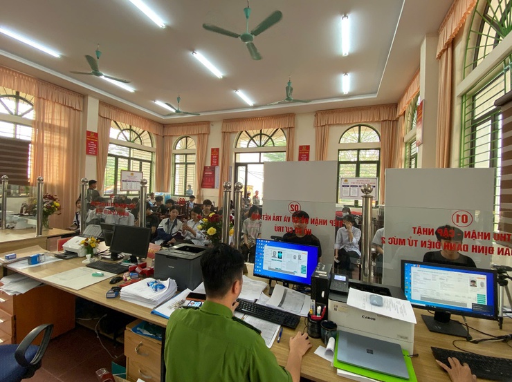 Công an xã Quảng Bị đẩy mạnh cấp Căn cước, Định danh điện tử mức 2 gắn với chuyển đổi số phục vụ tuyển sinh năm học 2026 - 2027- Ảnh 2.