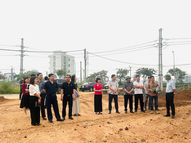 Phúc Lộc: Lãnh đạo xã kiểm tra thực địa các dự án đang thi công trên địa bàn- Ảnh 2.