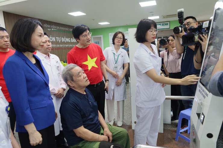 Hà Nội phát động hưởng ứng Ngày Sức khỏe toàn dân 7/4 với chủ đề "Chủ động phòng bệnh – Vì một Việt Nam khỏe mạnh"- Ảnh 11.