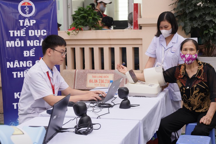Hà Nội phát động hưởng ứng Ngày Sức khỏe toàn dân 7/4 với chủ đề "Chủ động phòng bệnh – Vì một Việt Nam khỏe mạnh"- Ảnh 7.