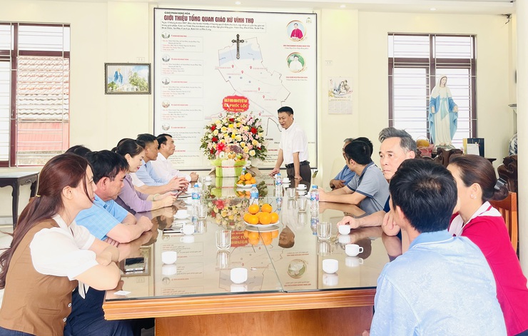 Phúc Lộc: Thăm, tặng quà Giáo xứ Vĩnh Thọ nhân dịp Lễ Phục sinh năm 2026- Ảnh 4.