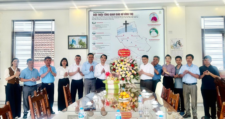 Phúc Lộc: Thăm, tặng quà Giáo xứ Vĩnh Thọ nhân dịp Lễ Phục sinh năm 2026- Ảnh 1.
