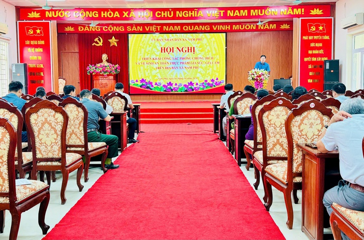 Nam Phù triển khai quyết liệt các biện pháp phòng, chống dịch bệnh gia súc, gia cầm- Ảnh 1.