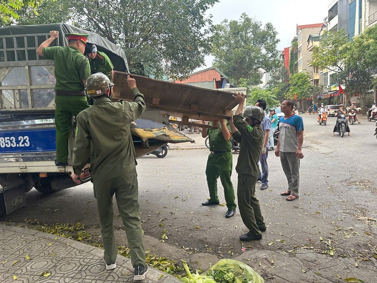 Phường Kiến Hưng: 800 hộ kinh doanh ký cam kết không lấn chiếm vỉa hè, lòng đường- Ảnh 6.