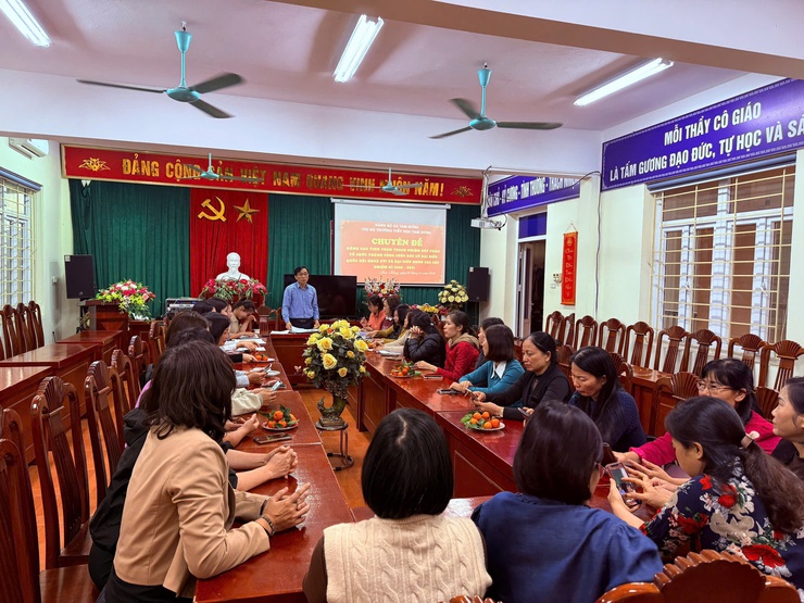 Chi bộ Trường Tiểu học Tam Hưng: Nâng cao chất lượng sinh hoạt chuyên đề, phát huy vai trò hạt nhân chính trị trong nhà trường- Ảnh 1.