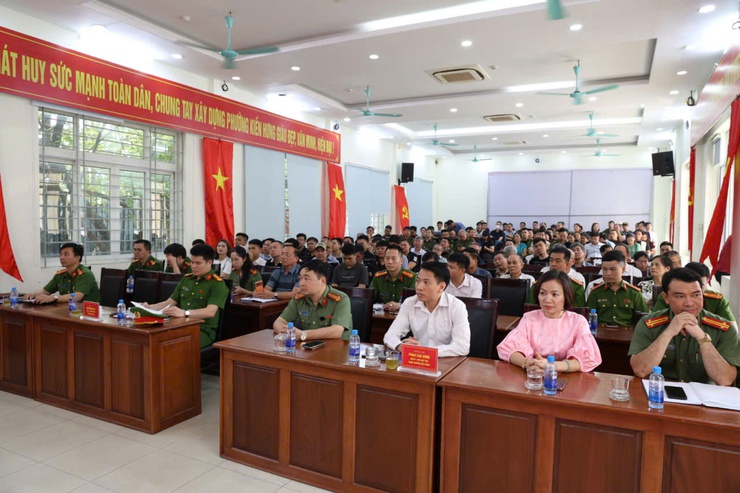 Phường Kiến Hưng: 800 hộ kinh doanh ký cam kết không lấn chiếm vỉa hè, lòng đường- Ảnh 1.