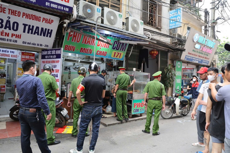 Phường Kiến Hưng: 800 hộ kinh doanh ký cam kết không lấn chiếm vỉa hè, lòng đường- Ảnh 4.