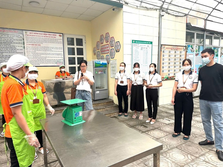 TĂNG CƯỜNG GIÁM SÁT GIAO NHẬN THỰC PHẨM TẠI CÁC TRƯỜNG MẦM NON TRÊN ĐỊA BÀN XÃ THANH TRÌ- Ảnh 9.