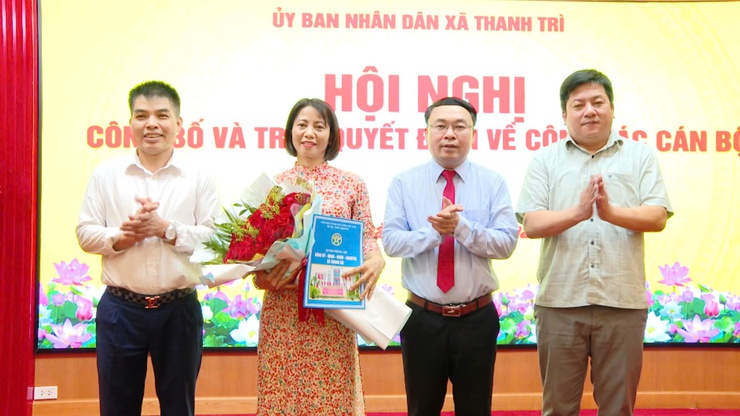 UBND XÃ THANH TRÌ CÔNG BỐ QUYẾT ĐỊNH BỔ NHIỆM CÁN BỘ- Ảnh 2.