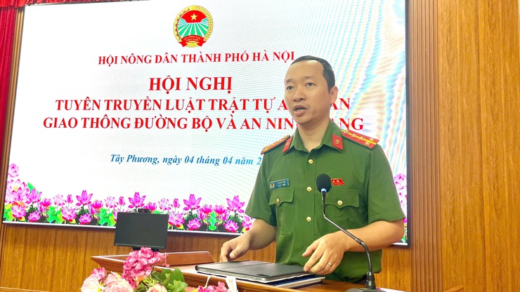 Hội nông dân xã Tây Phương  tổ chức hội nghị, phổ biến luật trật tự, an toàn giao thông đường bộ, luật an ninh mạng cho cán bộ, hội viên nông dân - Ảnh 3.