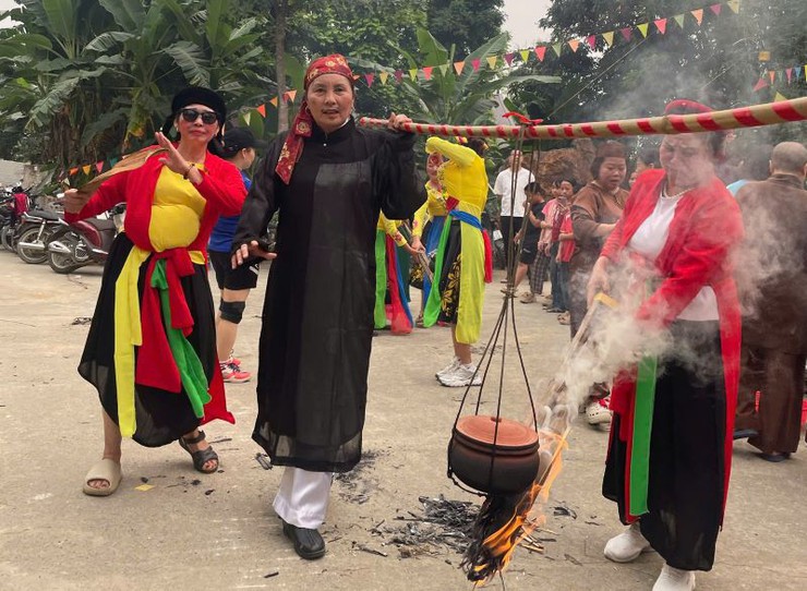 Chùa Phúc Quang tổ chức nhiều hoạt động ý nghĩa nhân ngày vía Quan Thế Âm Bồ Tát đản sinh- Ảnh 11.