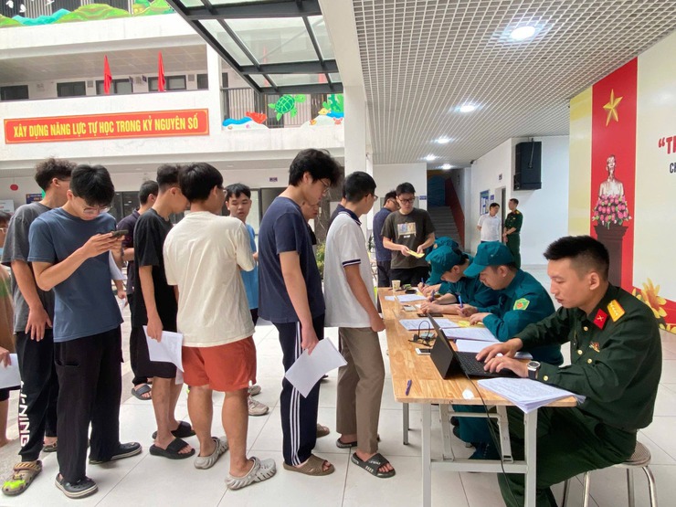 BAN CHQS PHƯỜNG CỬA NAM TỔ CHỨC ĐĂNG KÝ NVQS, QNDB, PTKT DỰ BỊ, DÂN QUÂN TỰ VỆ NĂM 2026- Ảnh 4.