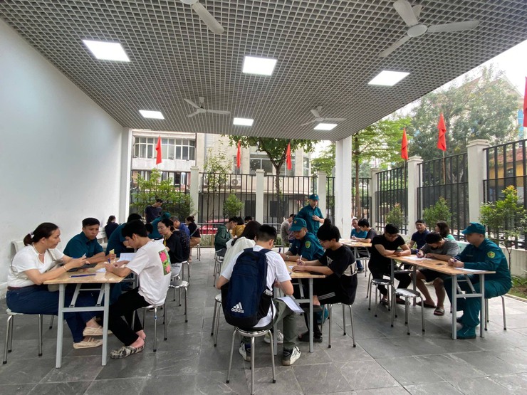 BAN CHQS PHƯỜNG CỬA NAM TỔ CHỨC ĐĂNG KÝ NVQS, QNDB, PTKT DỰ BỊ, DÂN QUÂN TỰ VỆ NĂM 2026- Ảnh 2.