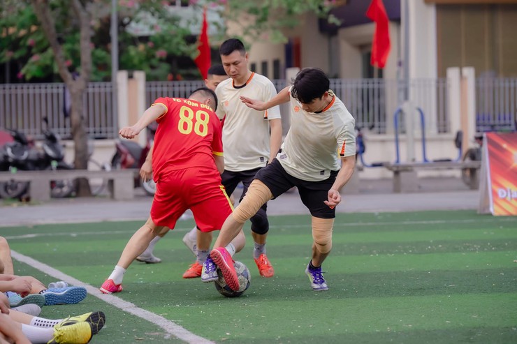 SÔI ĐỘNG GIẢI BÓNG ĐÁ TỨ HÙNG THÔN PHỦ QUỐC- Ảnh 8.