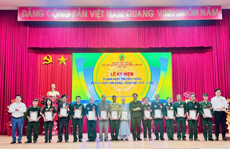 Kỷ niệm 50 năm truyền thống lực lượng Thanh niên xung phong Lâm Đồng – Sông Bé tại Hà Nội- Ảnh 5.