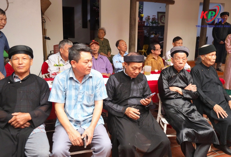 Thôn Ngọc Than xã Kiều Phú đón nhận Bằng xếp hạng Di tích lịch sử - văn hóa cấp thành phố- Ảnh 1.