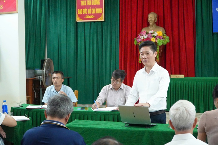 PHÓ BÍ THƯ THƯỜNG TRỰC ĐẢNG ỦY HOÀNG QUỐC ĐẠT DỰ SINH HOẠT TẠI THÔN THẾ HIỂN: Đổi mới nội dung, phương pháp sinh hoạt chi bộ, tạo sự đồng thuận trong nhân dân- Ảnh 1.