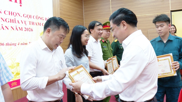 ỨNG HOÀ KHEN THƯỞNG 26 TẬP THỂ, CÁ NHÂN TRONG CÔNG TÁC TUYỂN QUÂN NĂM 2026.- Ảnh 4.