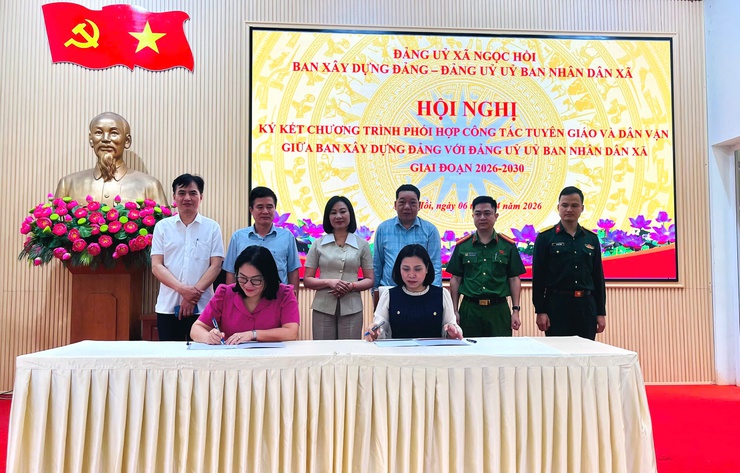 Ngọc Hồi ký kết chương trình phối hợp công tác tuyên giáo, dân vận giai đoạn 2026–2030- Ảnh 2.