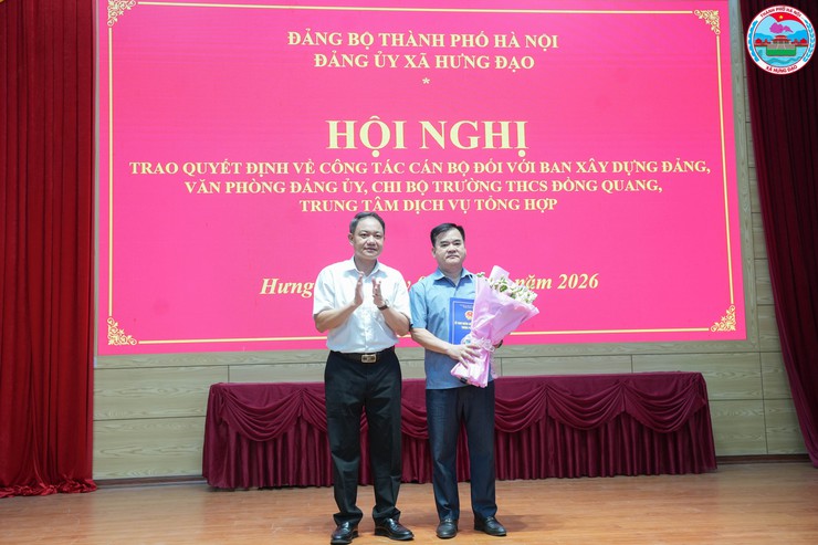 XÃ HƯNG ĐẠO TỔ CHỨC LỄ CHÀO CỜ THÁNG 4 NĂM 2026, CÔNG BỐ CÁC QUYẾT ĐỊNH VỀ CÔNG TÁC CÁN BỘ- Ảnh 6.