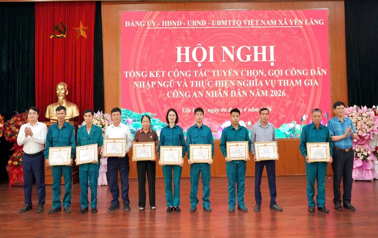 XÃ YÊN LÃNG TỔ CHỨC HỘI NGHỊ TỔNG KẾT CÔNG TÁC TUYỂN CHỌN, GỌI CÔNG DÂN NHẬP NGŨ VÀ THỰC HIỆN NGHĨA VỤ THAM GIA CÔNG AN NHÂN DÂN NĂM 2026- Ảnh 4.