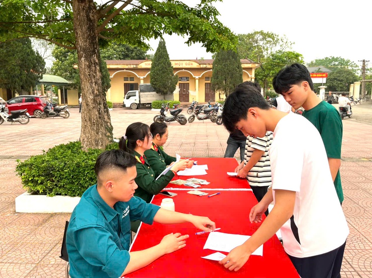 Xã Vật Lại tổ chức đăng ký nghĩa vụ quân sự, đăng ký phương tiện kỹ thuật và lực lượng dân quân tự vệ năm 2026- Ảnh 3.