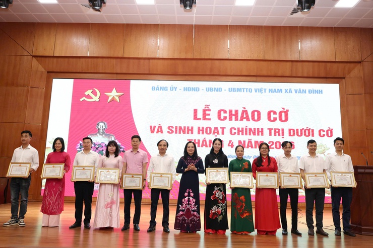 Xã Vân Đình tổ chức Lễ chào cờ và sinh hoạt chính trị dưới cờ tháng 4/2026- Ảnh 9.