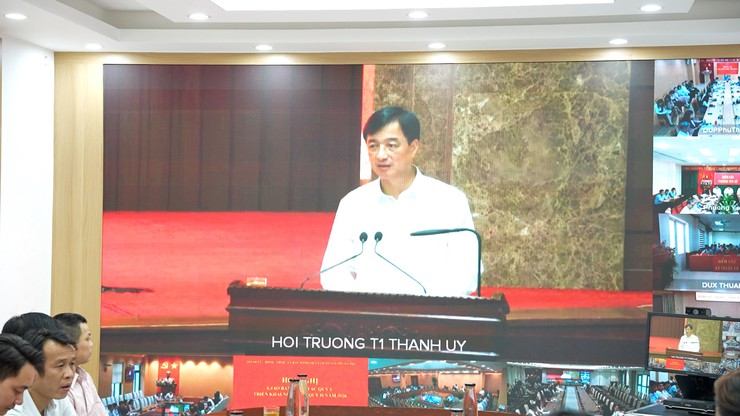 Thành uỷ Hà Nội tổ chức Hội nghị giao ban trực tiếp, trực tuyến giữa Thành ủy – HĐND – UBND – UBMTTQ thành phố với cơ sở quý I năm 2026- Ảnh 5.